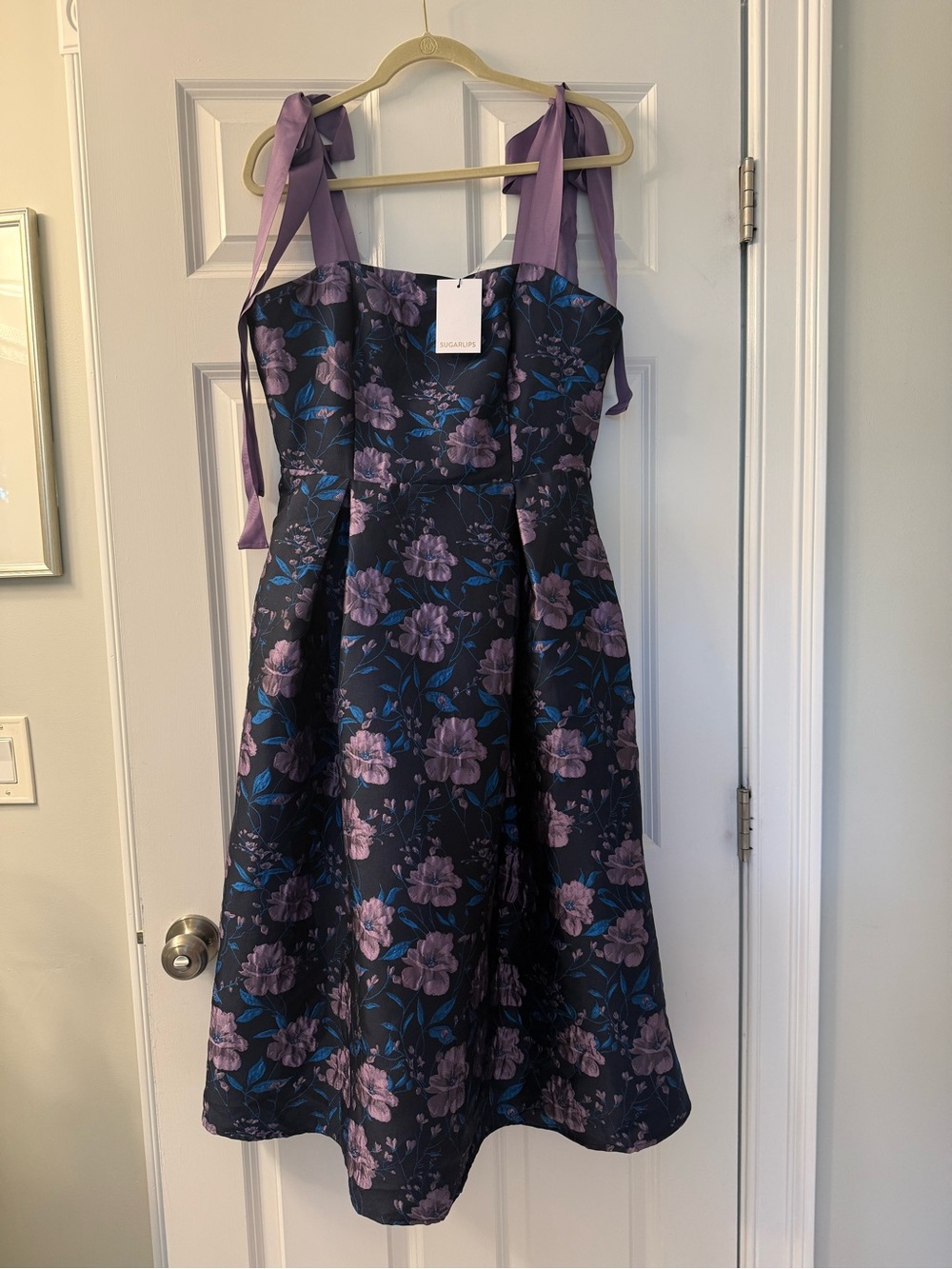 NWT Sugarlips Floral Jacquard Tie-Shoulder Pleated Midi Dress - Picture 10 of 15